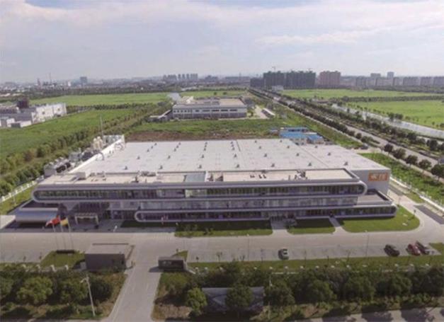 工厂采用先进的计算机数据处理模式